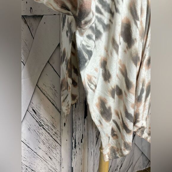 Tie Dye Open Front Cardigan Poncho - Picture 3 of 4